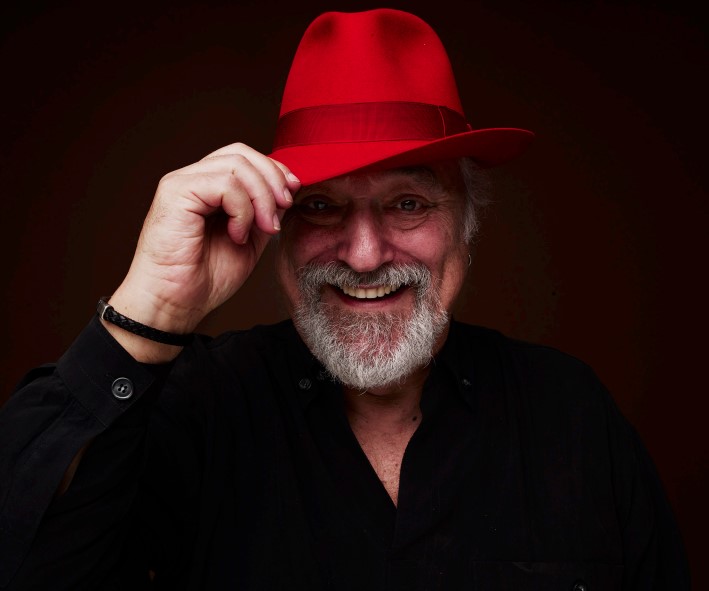 Cagliari, Eugenio Finardi al Teatro Massimo con “Voce Umana”: quando la musica si fa confessione