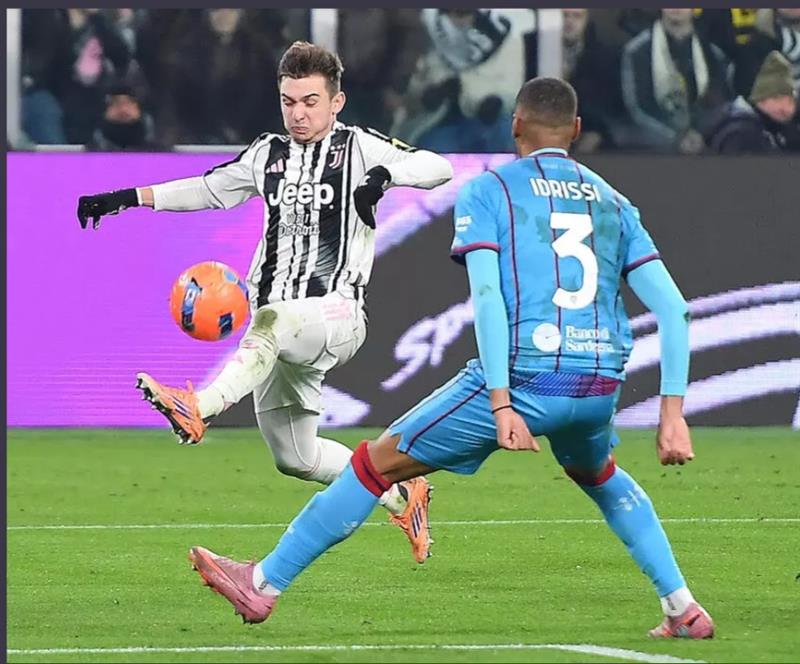 Juventus-Cagliari 2-1: ai rossoblù non basta il gol di Esposito