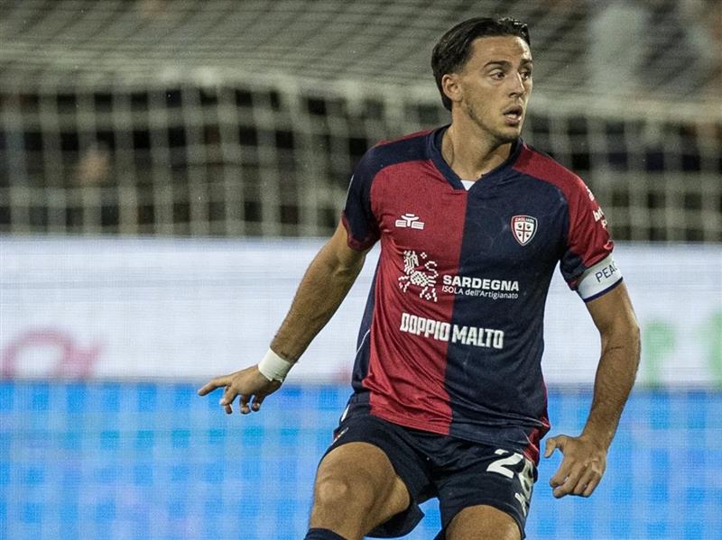 Cagliari poco concreto. Anche il Sassuolo vince alla “Unipol Domus”.