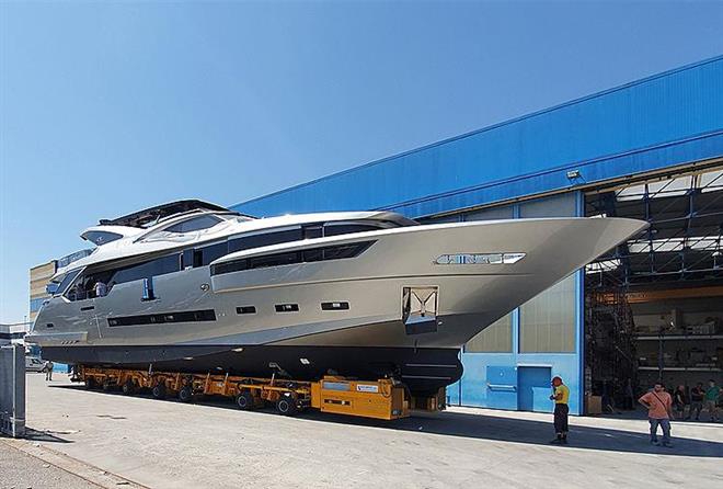 L'Oceans Five in Cantiere