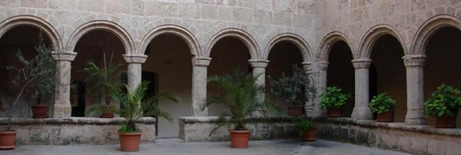 Chiostro di San Francesco, Alghero, Sardegna
