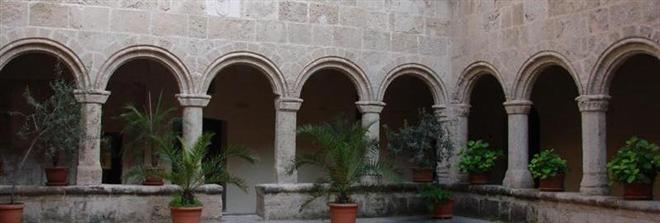 Chiostro di San Francesco, Alghero, Sardegna